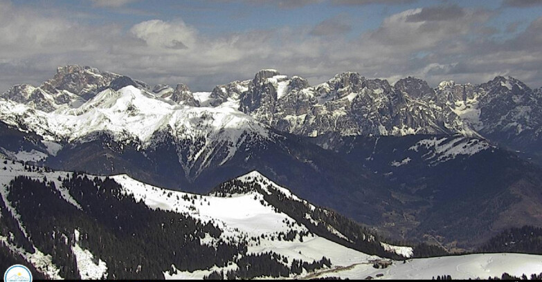 Webcam Passo Brocon-Marande - Brocon Pass and Pale di S.Martino 