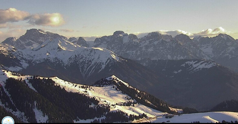 Webcam Passo Brocon-Marande - Brocon Pass and Pale di S.Martino 