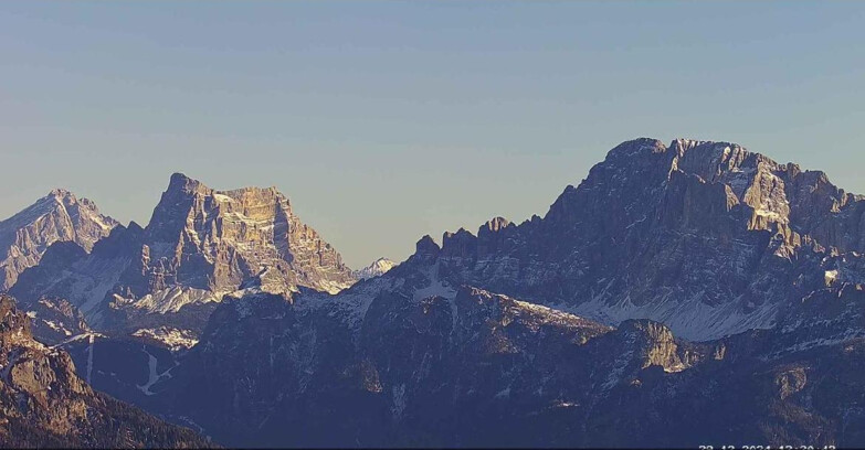 Webcam Passo San Pellegrino-Falcade - Pelmo e Civetta