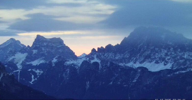 Webcam Passo San Pellegrino-Falcade  - Pelmo e Civetta