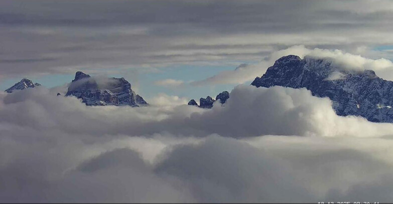 Webcam Passo San Pellegrino-Falcade  - Pelmo e Civetta