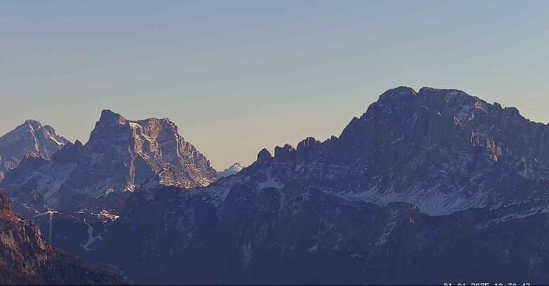 Webcam Passo San Pellegrino-Falcade  - Pelmo e Civetta