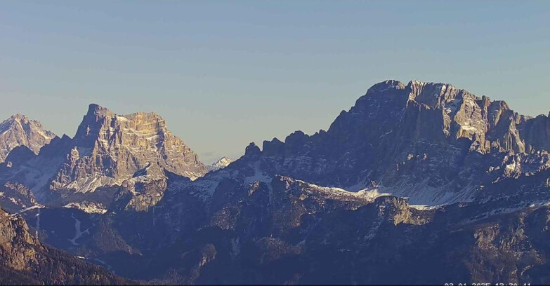 Webcam Passo San Pellegrino-Falcade  - Pelmo e Civetta