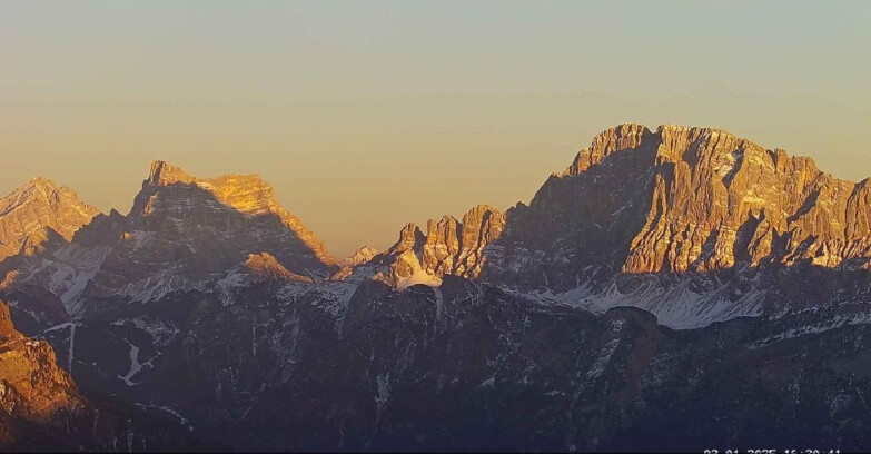 Webcam Passo San Pellegrino-Falcade  - Pelmo e Civetta