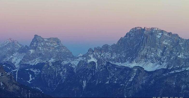 Webcam Passo San Pellegrino-Falcade  - Pelmo e Civetta