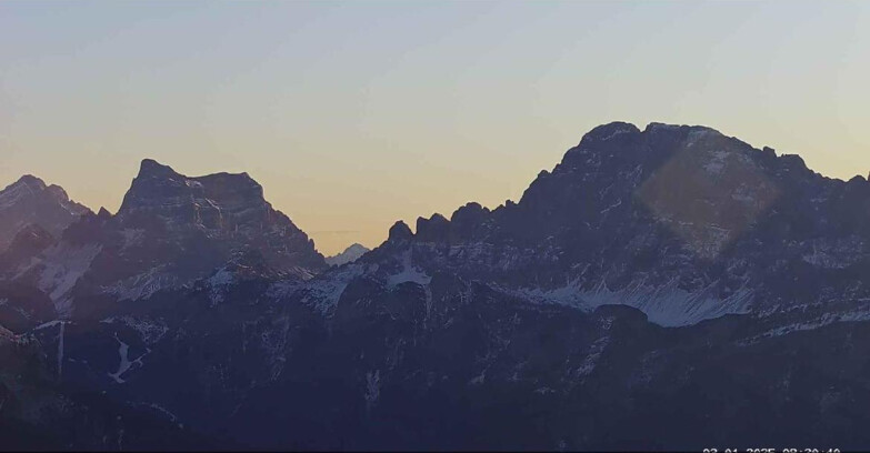 Webcam Passo San Pellegrino-Falcade  - Pelmo e Civetta