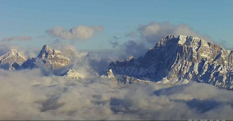 Webcam Passo San Pellegrino-Falcade - Pelmo e Civetta