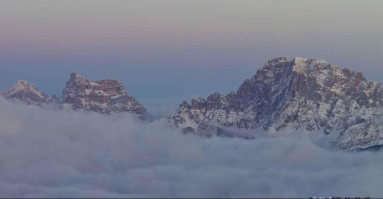 Webcam Passo San Pellegrino-Falcade - Pelmo e Civetta