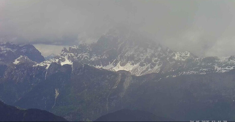 Webcam Passo San Pellegrino-Falcade  - Pelmo e Civetta