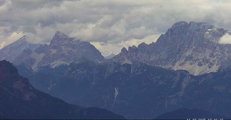 Webcam Passo San Pellegrino-Falcade  - Pelmo e Civetta