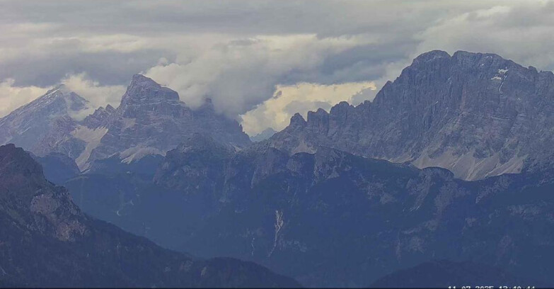 Webcam Passo San Pellegrino-Falcade  - Pelmo e Civetta