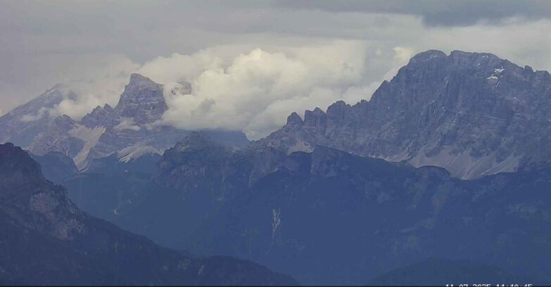 Webcam Passo San Pellegrino-Falcade  - Pelmo e Civetta