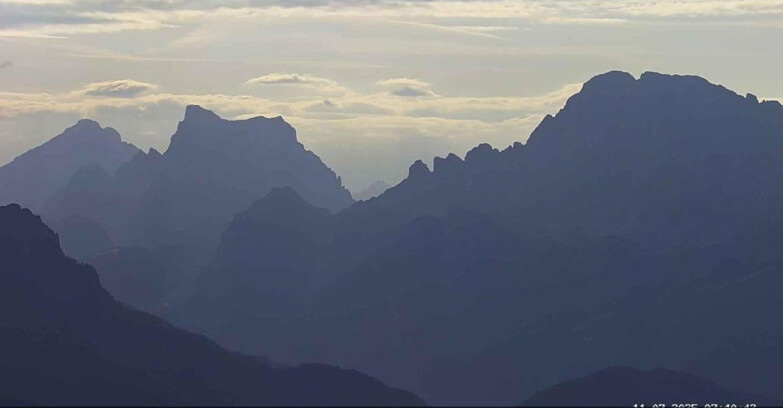 Webcam Passo San Pellegrino-Falcade  - Pelmo e Civetta