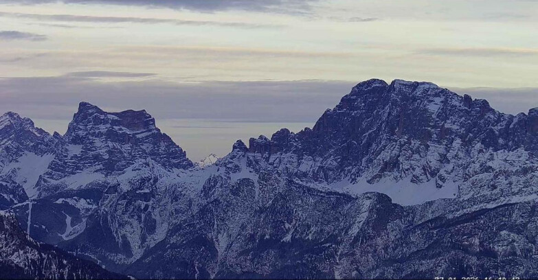 Webcam Passo San Pellegrino-Falcade - Pelmo e Civetta