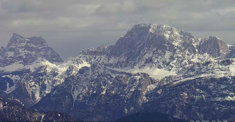 Webcam Passo San Pellegrino-Falcade  - Pelmo e Civetta