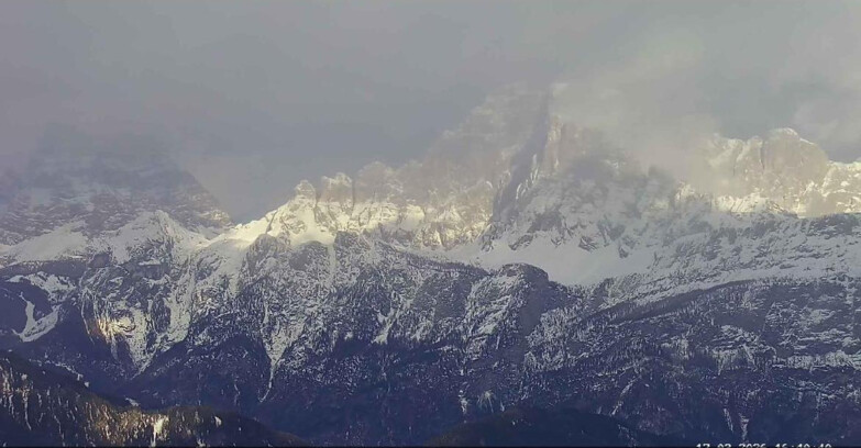 Webcam Passo San Pellegrino-Falcade  - Pelmo e Civetta