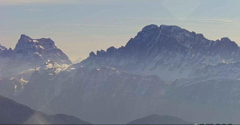 Webcam Passo San Pellegrino-Falcade  - Pelmo e Civetta