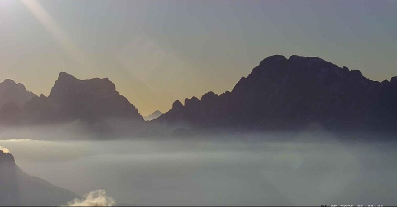 Webcam Passo San Pellegrino-Falcade  - Pelmo e Civetta
