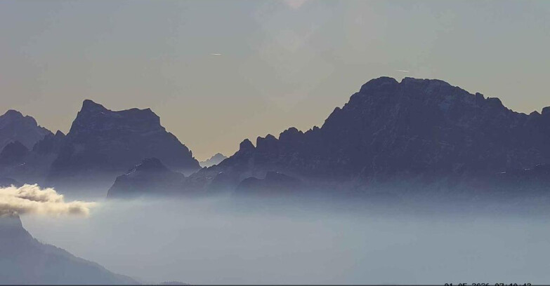 Webcam Passo San Pellegrino-Falcade  - Pelmo e Civetta