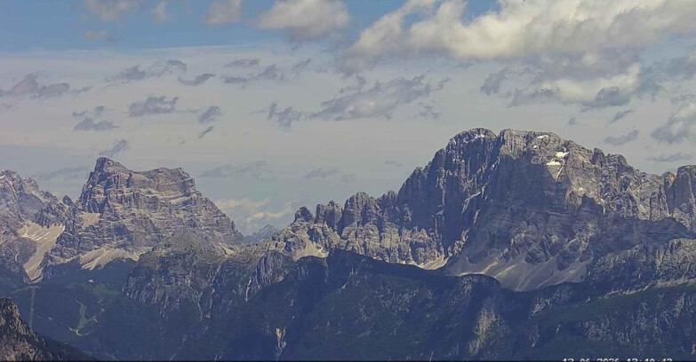Webcam Passo San Pellegrino-Falcade  - Pelmo e Civetta