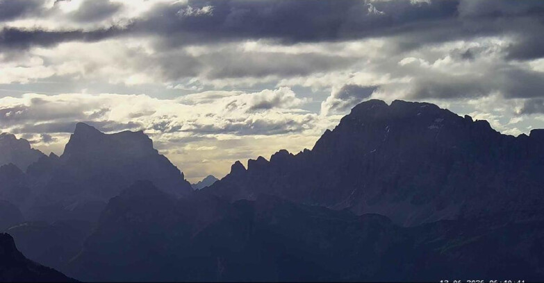 Webcam Passo San Pellegrino-Falcade  - Pelmo e Civetta