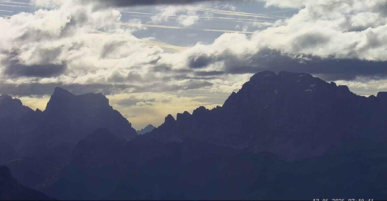 Webcam Passo San Pellegrino-Falcade  - Pelmo e Civetta