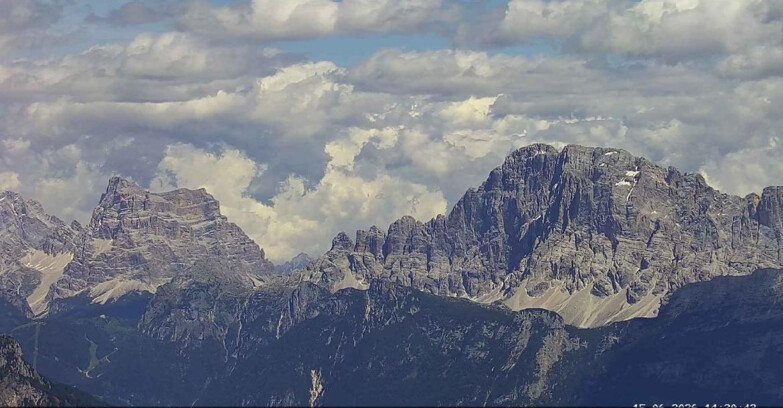 Webcam Passo San Pellegrino-Falcade - Pelmo e Civetta