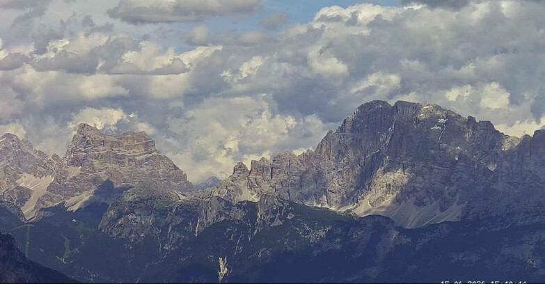 Webcam Passo San Pellegrino-Falcade - Pelmo e Civetta