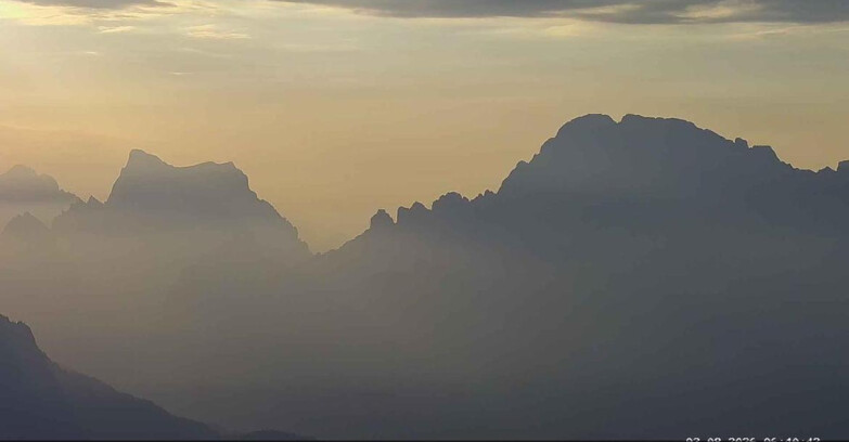 Webcam Passo San Pellegrino-Falcade  - Pelmo e Civetta