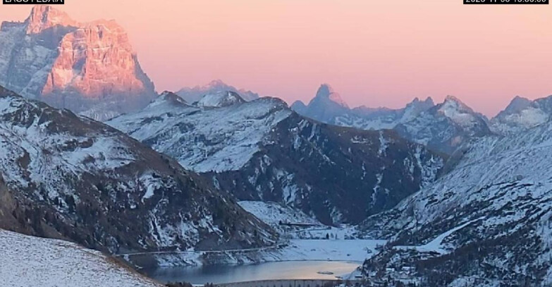 Webcam Canazei-Belvedere - Lago e Passo Fedaia