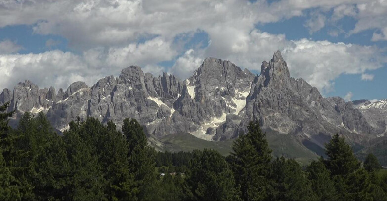 Webcam Bellamonte-Alpe Lusia - Pale di San Martino