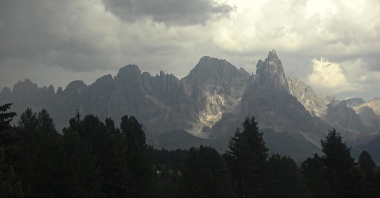 Webcam Bellamonte-Alpe Lusia  - Pale di San Martino