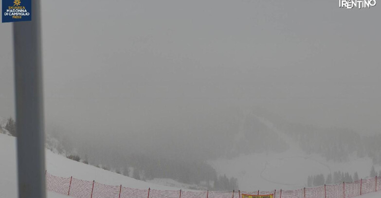 Webcam Pinzolo - Rifugio Doss del Sabion - 2100m