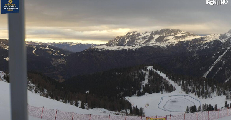 Webcam Pinzolo - Rifugio Doss del Sabion - 2100m