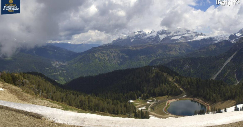 Webcam Pinzolo - Rifugio Doss del Sabion - 2100m