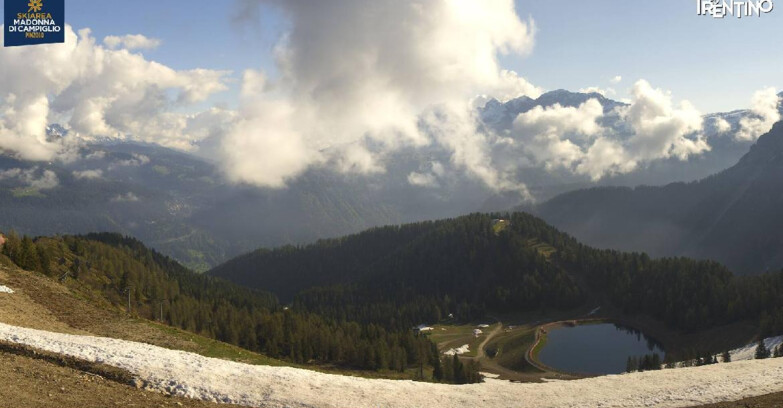 Webcam Pinzolo - Rifugio Doss del Sabion - 2100m