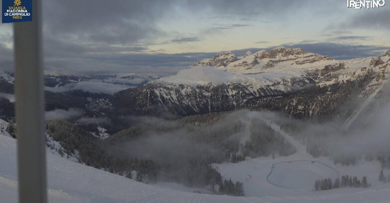 Webcam Pinzolo - Rifugio Doss del Sabion - 2100m