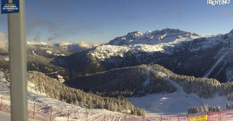 Webcam Pinzolo - Rifugio Doss del Sabion - 2100m