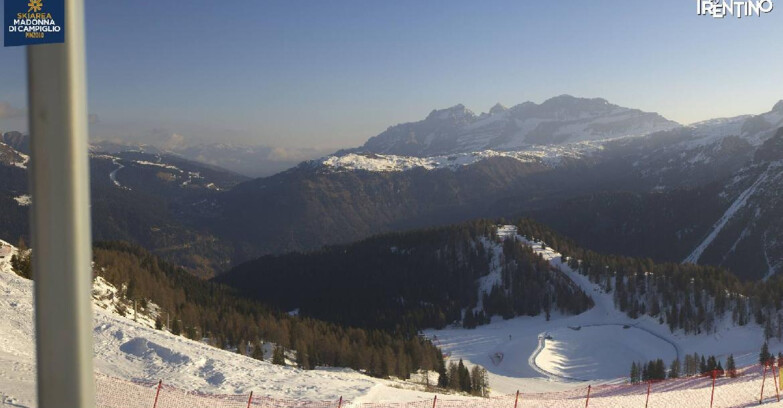 Webcam Pinzolo - Rifugio Doss del Sabion - 2100m