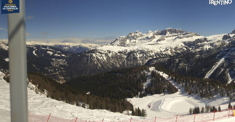 Webcam Pinzolo - Rifugio Doss del Sabion - 2100m