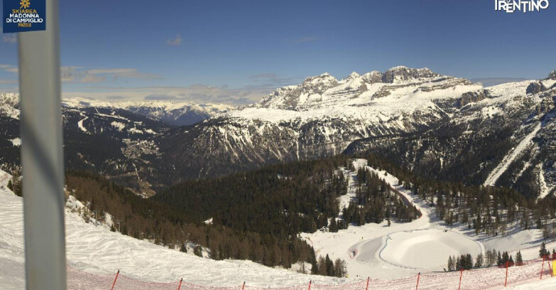 Webcam Pinzolo - Rifugio Doss del Sabion - 2100m