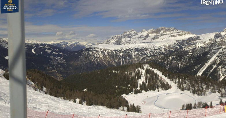 Webcam Pinzolo - Rifugio Doss del Sabion - 2100m