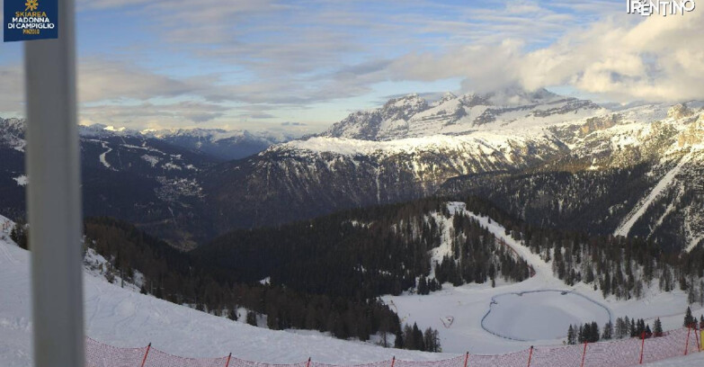 Webcam Pinzolo - Rifugio Doss del Sabion - 2100m