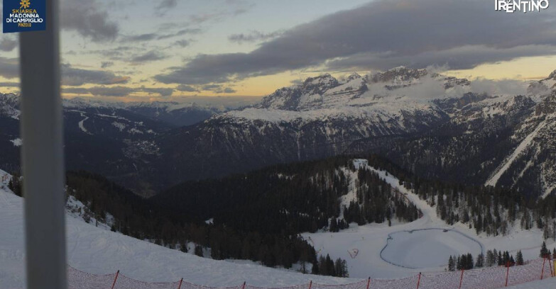 Webcam Pinzolo - Rifugio Doss del Sabion - 2100m