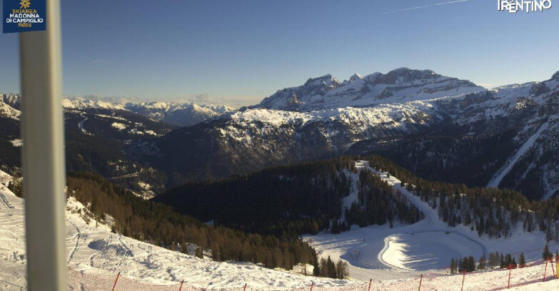 Webcam Pinzolo - Rifugio Doss del Sabion - 2100m