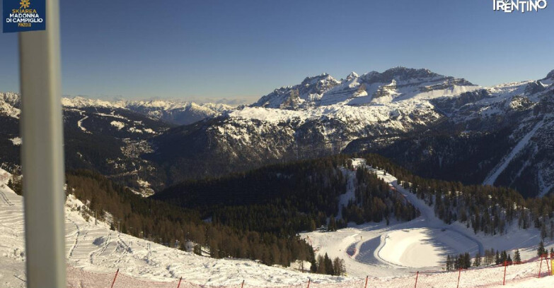 Webcam Pinzolo - Rifugio Doss del Sabion - 2100m