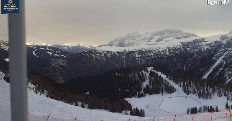 Webcam Pinzolo - Rifugio Doss del Sabion - 2100m