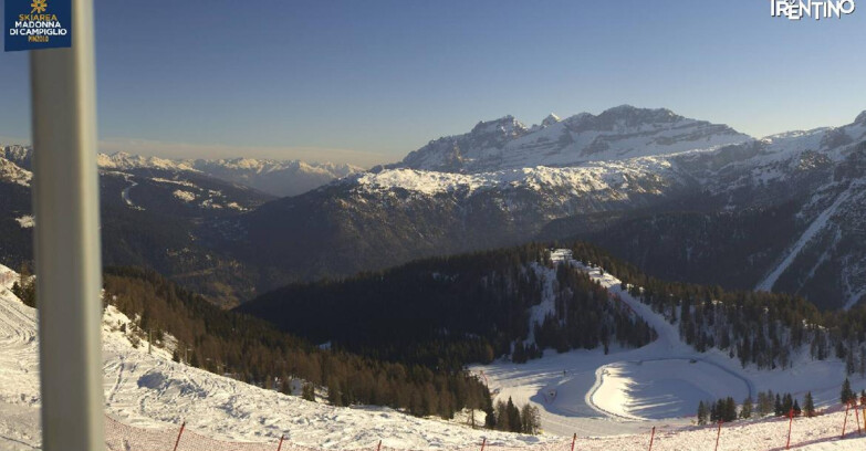 Webcam Pinzolo - Rifugio Doss del Sabion - 2100m