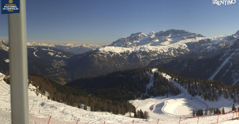 Webcam Pinzolo - Rifugio Doss del Sabion - 2100m