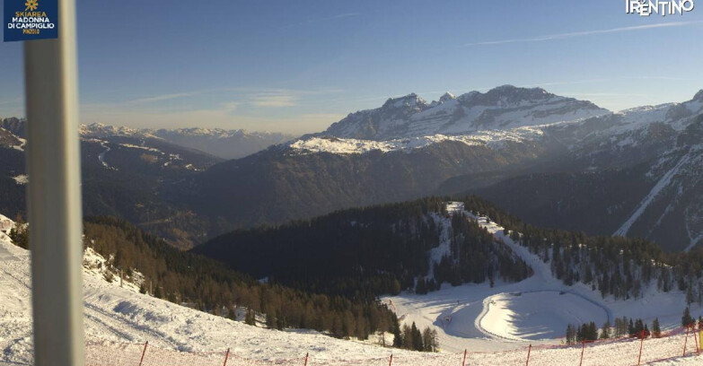 Webcam Pinzolo - Rifugio Doss del Sabion - 2100m